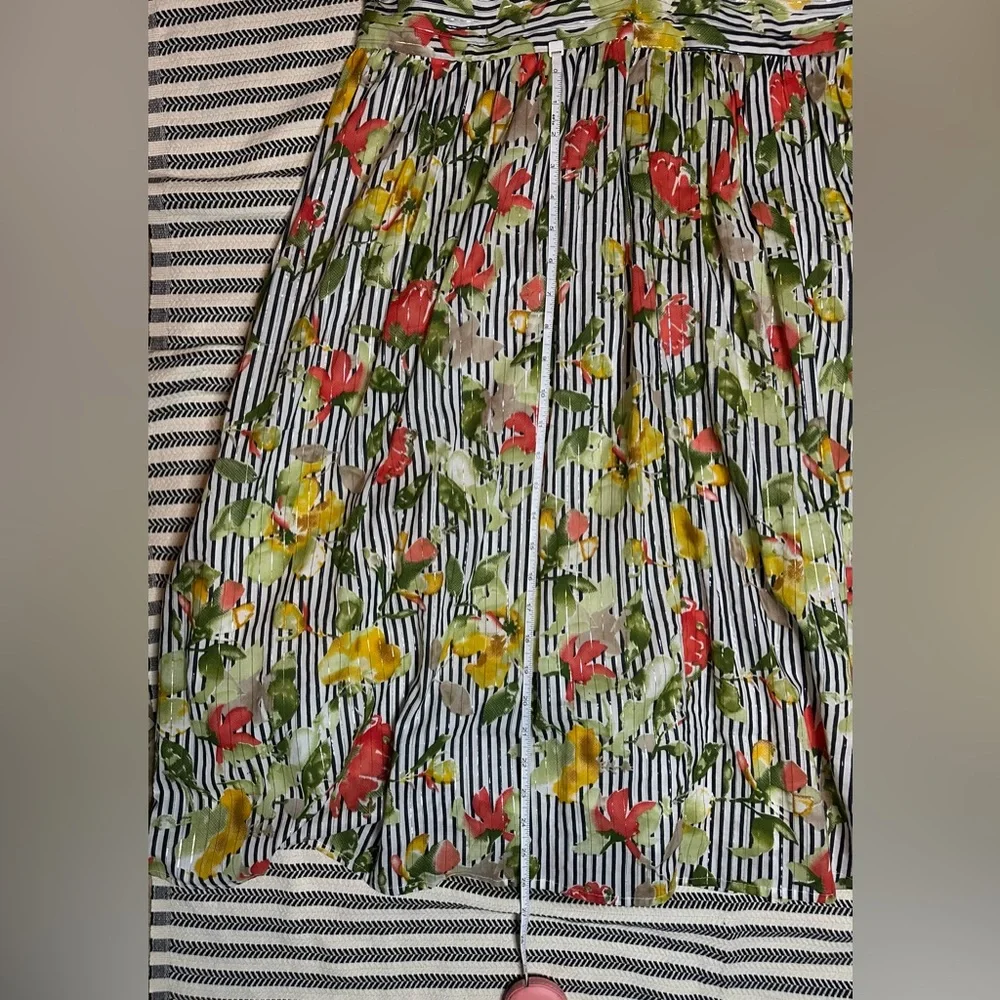Wayward Fancies Vibrant Floral V-Neck Midi Dress - Picture 8 of 11